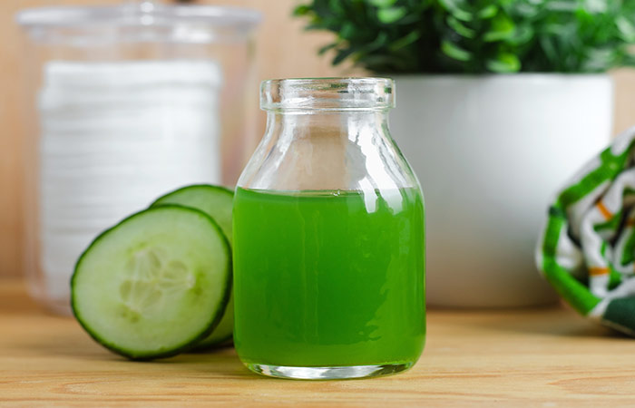 Cucumber and baking soda for underarm whitening