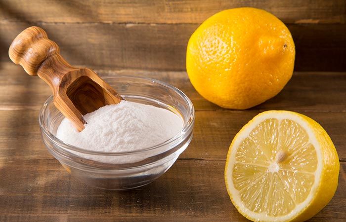Baking soda and lemon juice to remove hair color