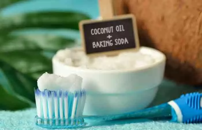 Coconut oil and baking soda to whiten teeth