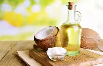 Coconut oil for daily hair care