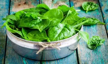 Leafy greens to increase platelet count naturally