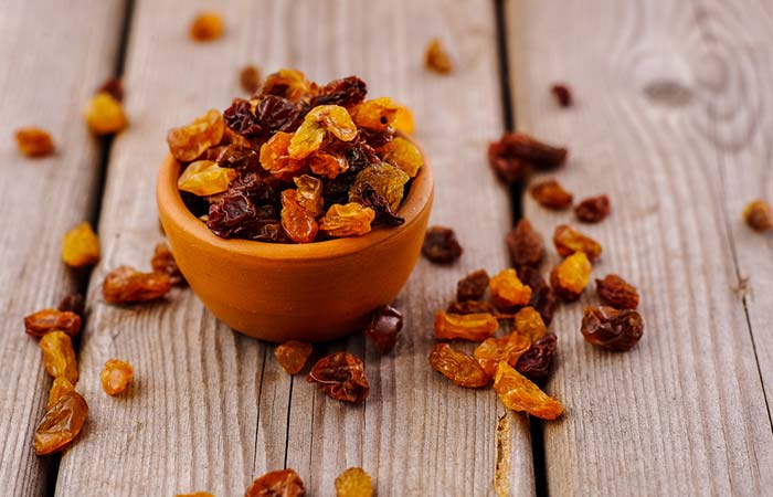 Raisins to increase platelet count naturally