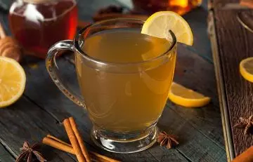 Lemon and apple cider vinegar for sore throat