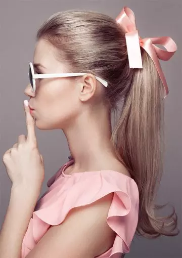 Cute ponytail hairstyle with your old ribbon