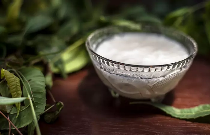 Neem leaves and yogurt for dandruff remedy