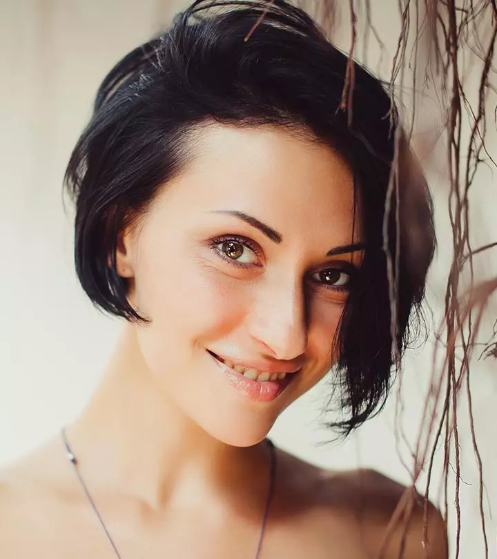 5 DIY Videos To Achieve Glowing, Lightened Skin At Home