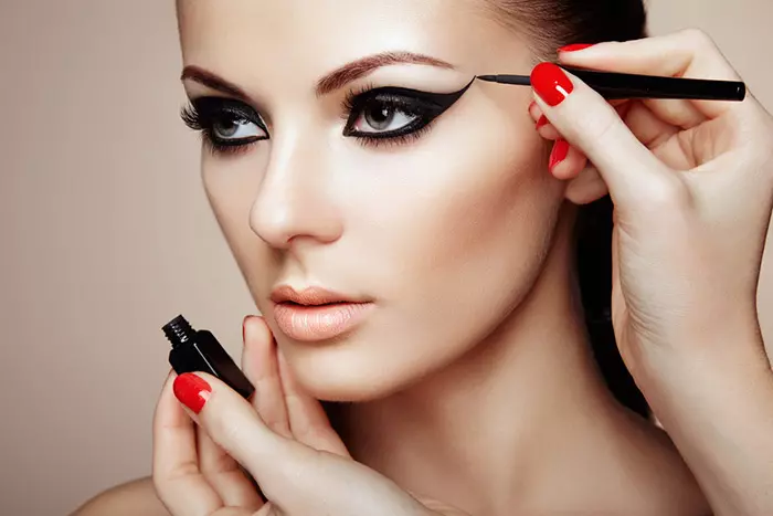 Exaggerated Cat Eye