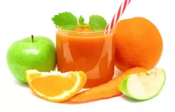 Fruits and carrot juice detox drink for weight loss