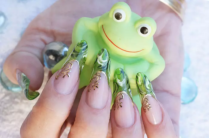 The Most Honest And Faithful With Almond-Shaped Nails