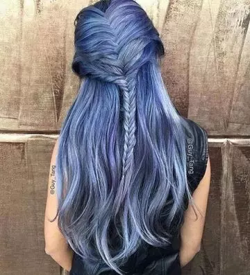Why-This-Denim-Hair-Trend-Is-The-Most-Insane-Thing-Right-Now