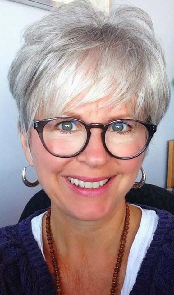 Sleek silver crop with fringes hairstyle for women over 50