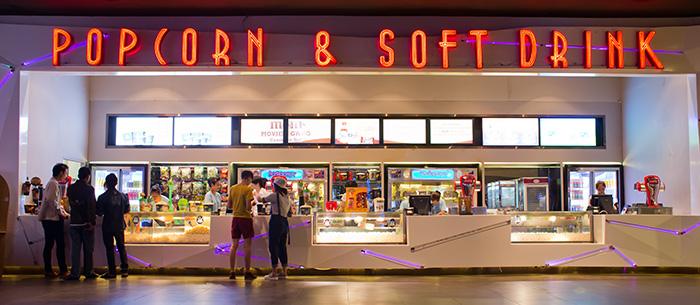 Ever-Wondered-Why-Popcorn-Is-The-Default-Movie-Theater-Snack1