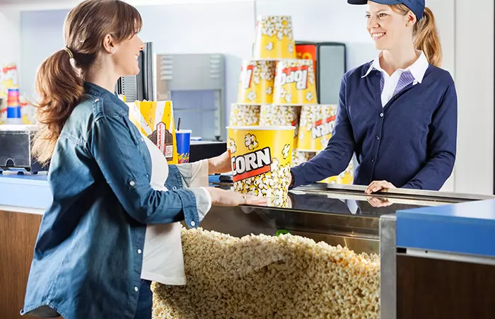 Ever-Wondered-Why-Popcorn-Is-The-Default-Movie-Theater-Snack2