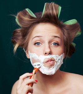 女性应该刮脸吗?以下是关于刮脸你需要知道的事情