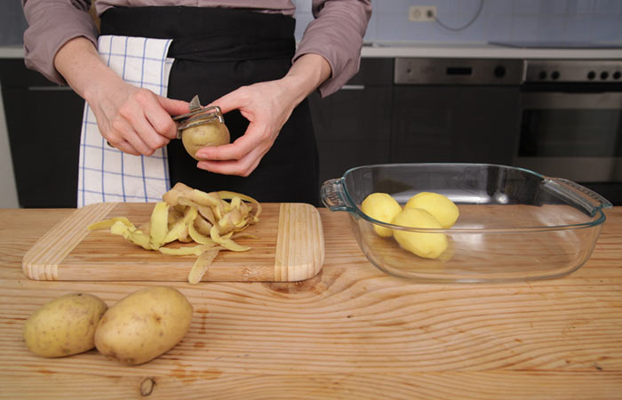 If-You-Cook-Potato-Peels-In-Water2