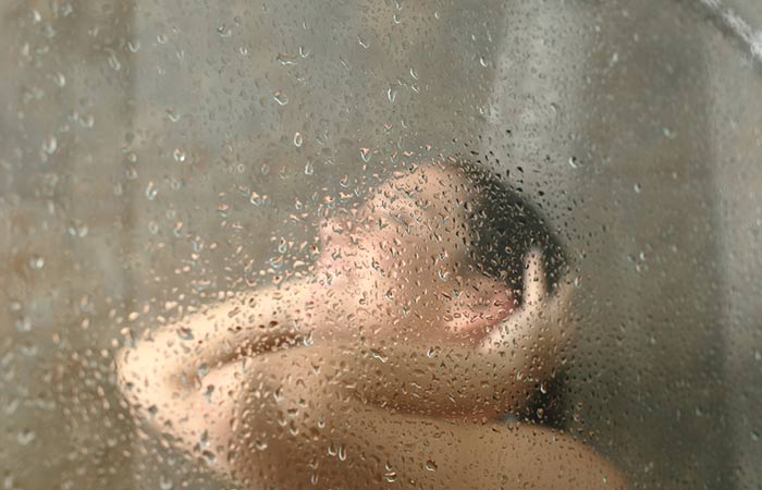 5.-Do-Not-Wash-Your-Hair-With-Hot-Water.