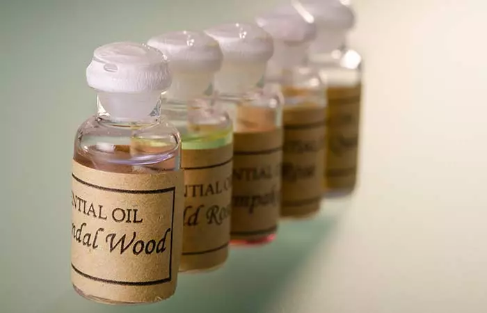 Sandalwood essential oil for hemorrhoids