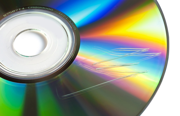 6. Remove Scratches From CDs Or DVDs Using Toothpaste.