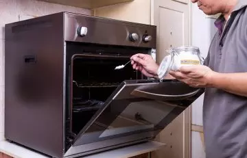 You-Can-Use-It-To-Clean-The-Microwave