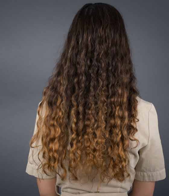 Mid-Length Curly Hairstyle with Hair Color from Patricia Clinkscales -  UniversalSalons.Com