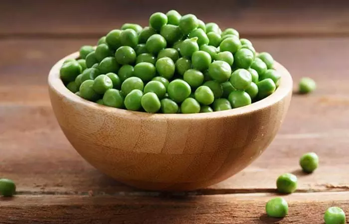 Green peas are high fiber foods for weight loss