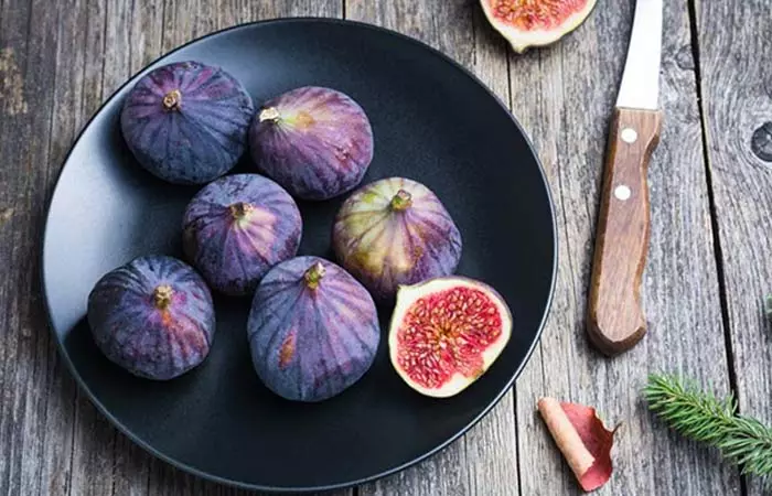 Figs are high fiber foods for weight loss