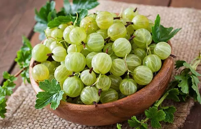 Gooseberries are high fiber foods for weight loss