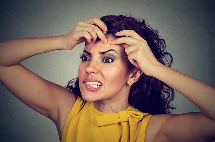 If You Rub A Freshly Cut Tomato On Your Face For 3 Seconds, Here's What Will Happen