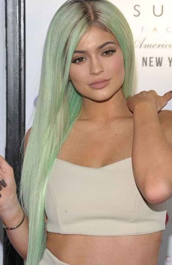 Kylie Jenner mint green straight hairstyle