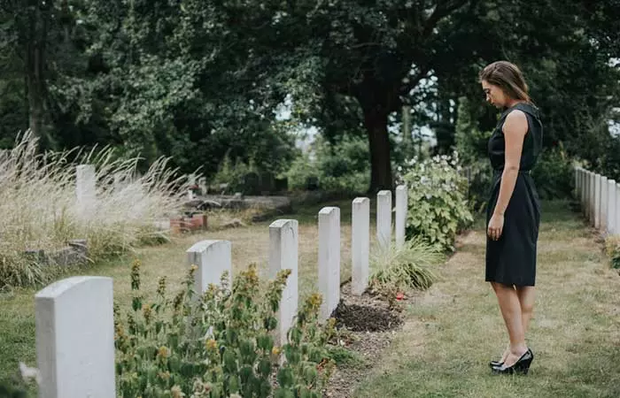 What Women Should Wear To A Funeral Guidelines