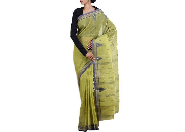 Bengal cotton is one of the most popular Bengali sarees