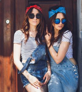 How To Wear A Bandana In 4 Ways (Wome...