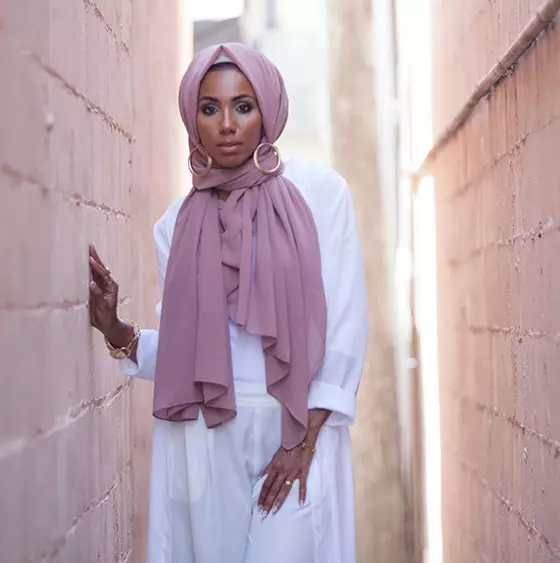 Simple hijab style for the modern women