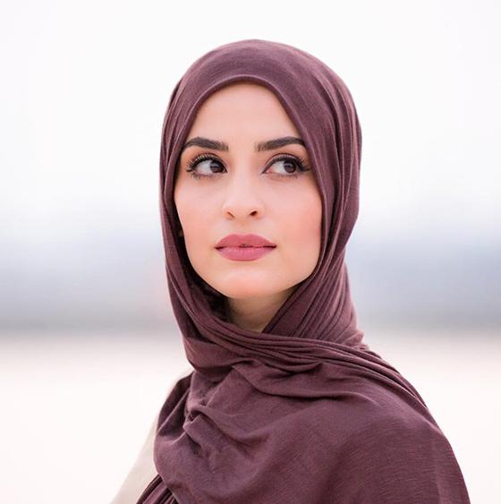 10 Best Hijab Scarves 2022 That Are Easy to Style and Comfortable