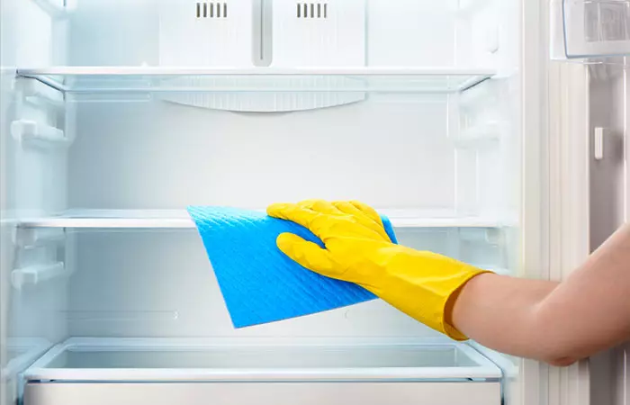 4.-Deodorize-Refrigerator