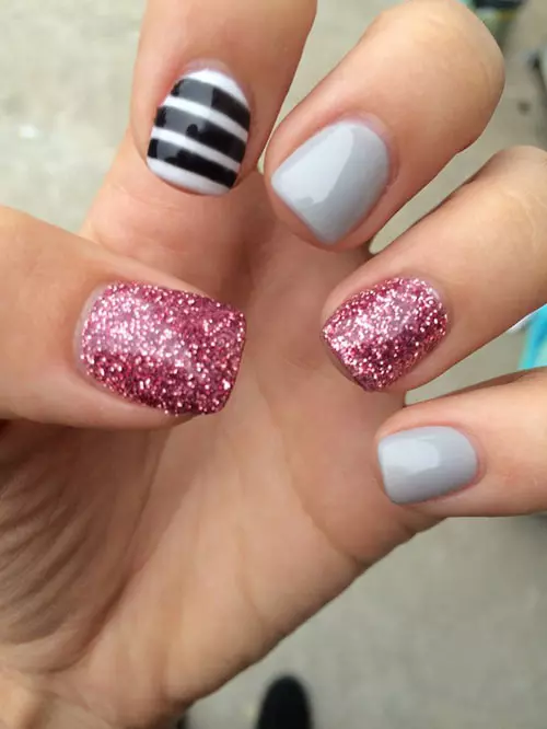 Short acrylic nail design with gray and pink glitter