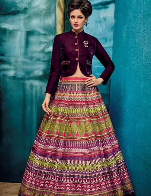 5. A Plain Top With The Lehenga