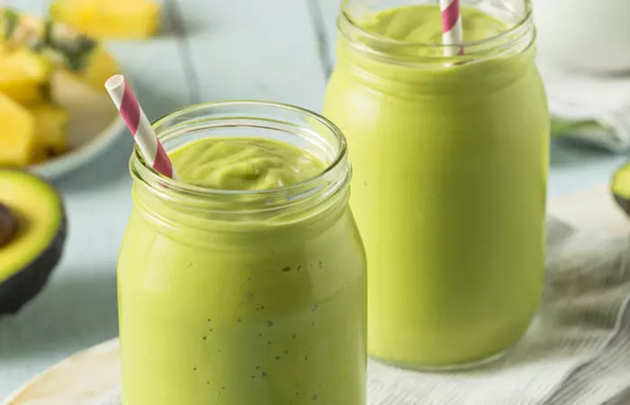 Avocado spinach and orange smoothie for weight loss