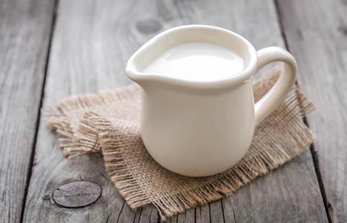 Milk to treat burns at home