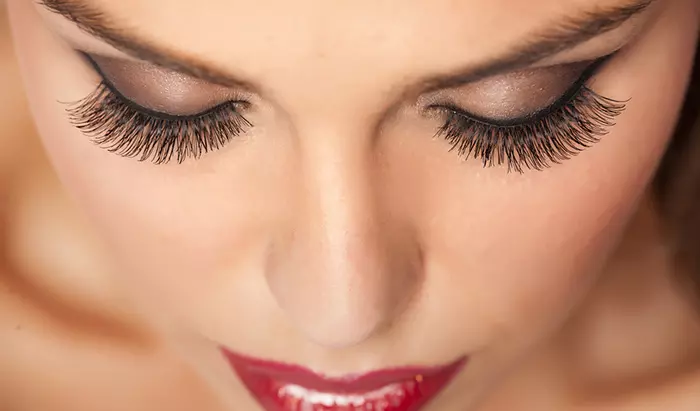 How-Can-I-Strengthen-My-Eyelashes-And-Prevent-Them-From-Falling