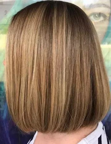 Smooth light brown bob hair for simple yet dynamic personalities