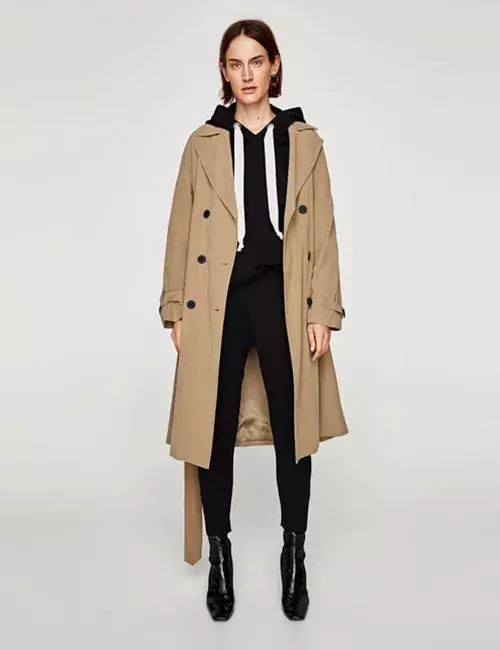 How to wear joggers with an oversized trenchcoat