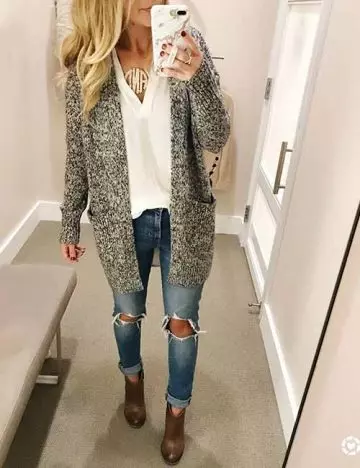 Ripped skinny mom jeans with a woolen cardigan
