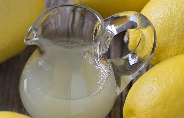 Ways to clean jewelry at home using lemon water