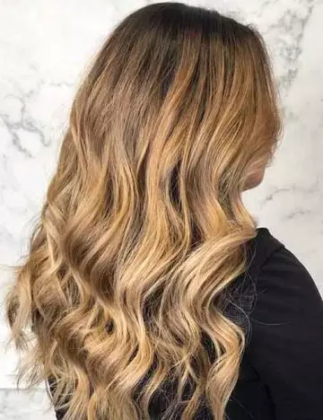 Strawberry blonde balayage hair color