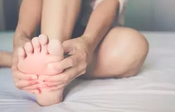A foot massage may relieve period pains