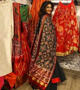 How To Wear A Dupatta – Different Types & Draping Style Ideas