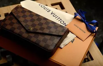 Louis Vuitton bag packaging