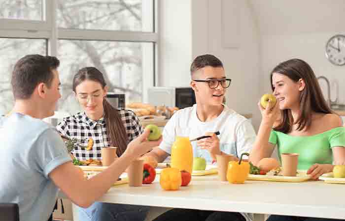 Teens may go on the 2000-calorie diet meal plan