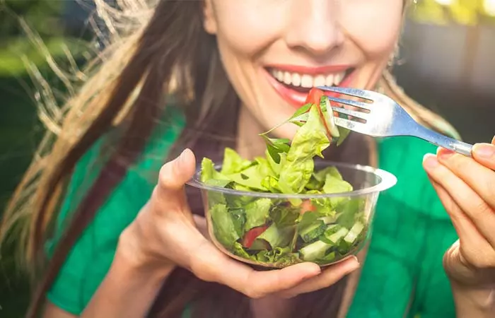 9. You Have A Habit Of Eating Raw Fruits And Vegetables